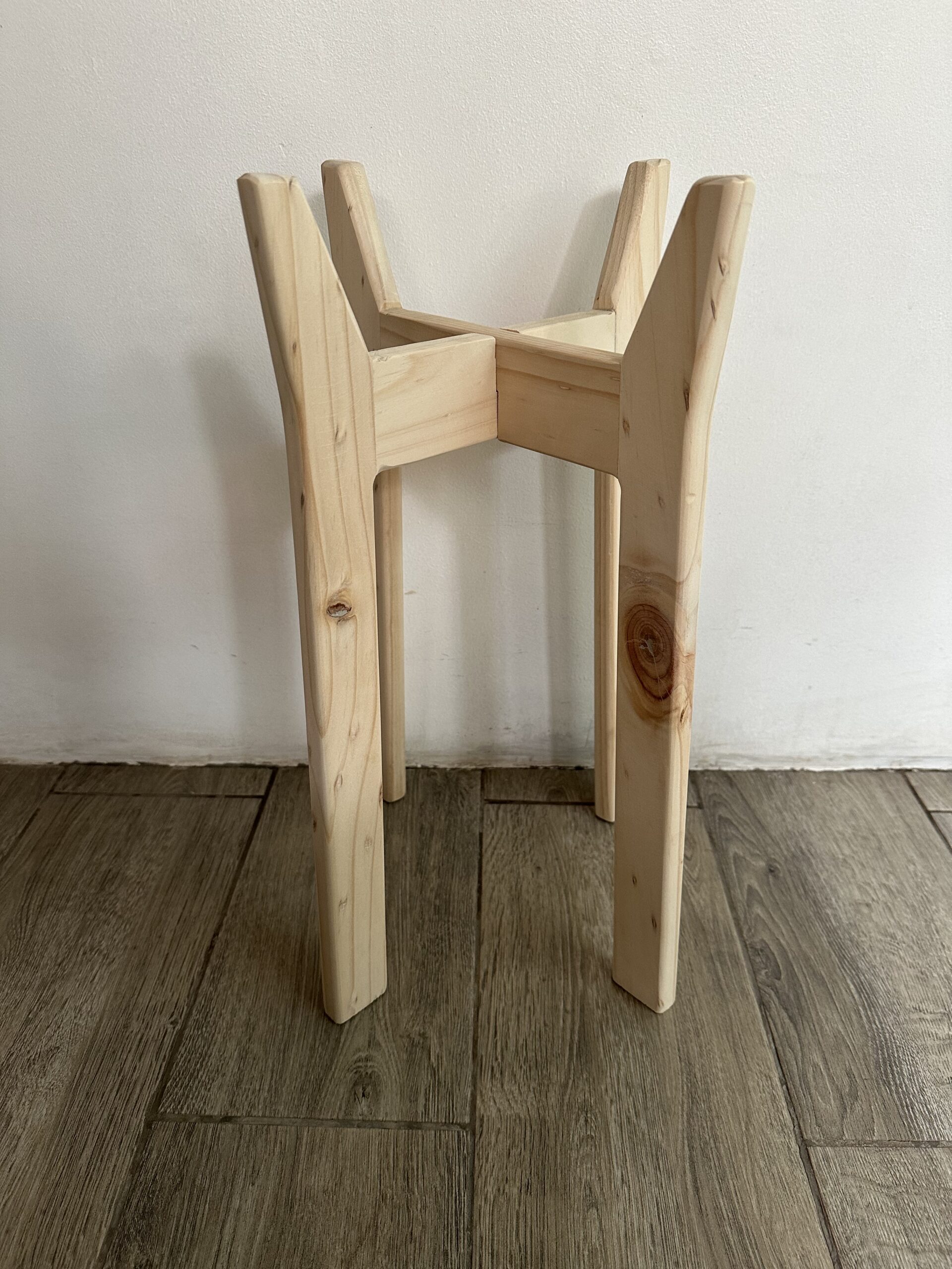 Pedestal M